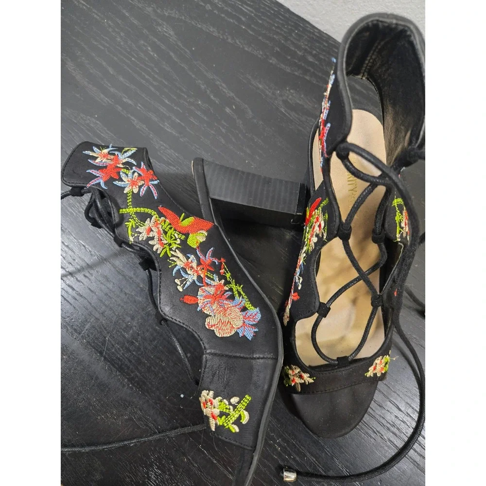 Celebrity Pink Floral Embroidered Lace Up Block Heel Sandals Black 7